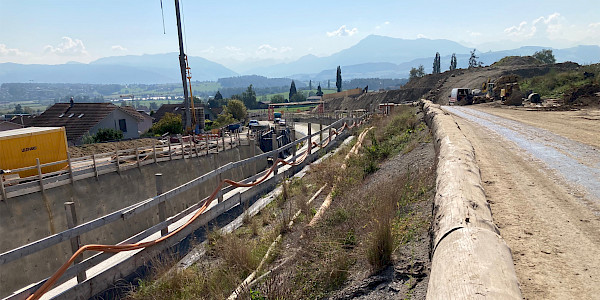Tagbautunnel mit beidseitiger Baupiste in Landwirtschaftszone