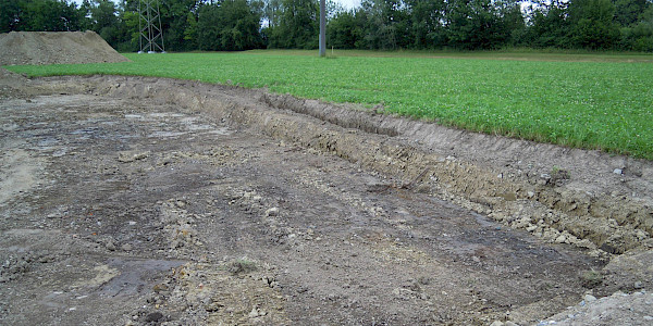 Bodenabtrag im Bereich der späteren Schüttung